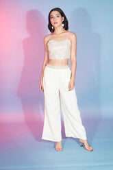 Ensemble de cordons brodés en georgette à paillettes blanc cassé avec haussement d'épaules